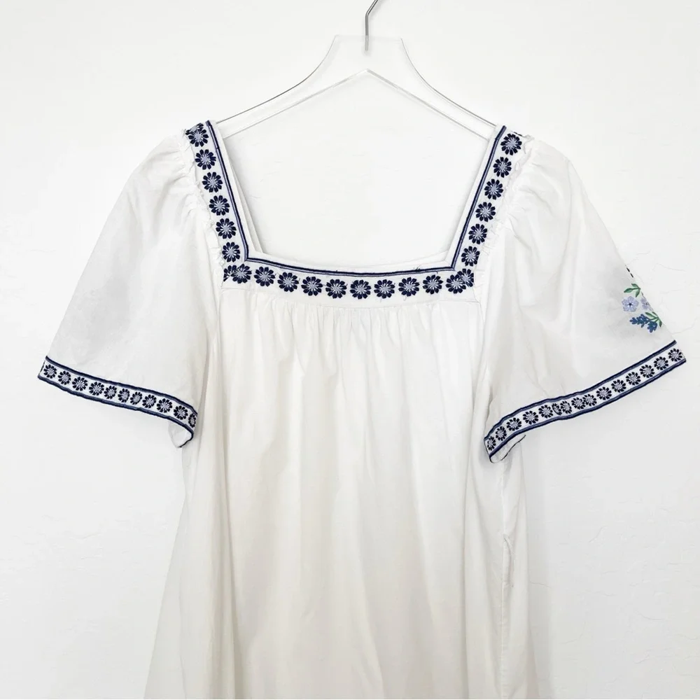 Draper James Embroidered White dress with blue floral Pattern Size Medium - Picture 4 of 14